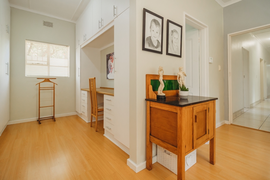 5 Bedroom Property for Sale in Heather Park Western Cape